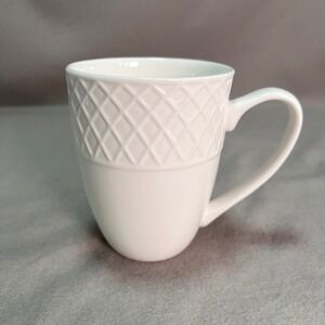 Mikasa Trellis Bone China Mug White Lattice Design Dishwasher Microwave Safe